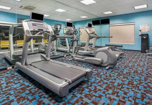 Fairfield Inn and Suites Louisville East - image 2