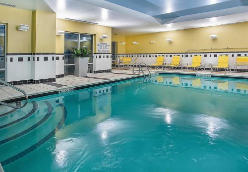 Fairfield Inn and Suites Louisville East - image 3