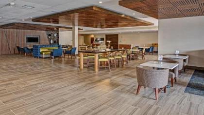 Holiday Inn Express Louisville Airport Expo Center an IHG Hotel - image 2