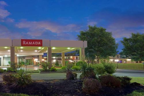 Ramada by Wyndham Louisville North - main image