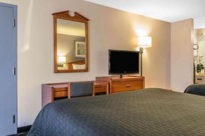 Rodeway Inn Louisville - image 4