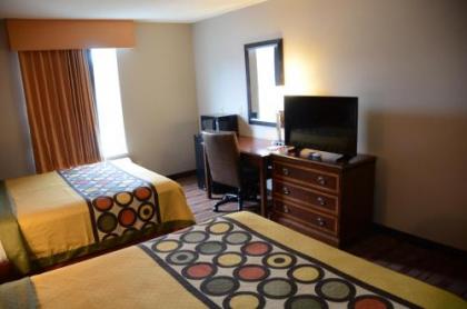 Super 8 by Wyndham Louisville/Expo Center - image 5