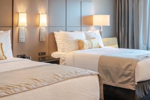 Best Western Premier Airport/Expo Center Hotel - image 2