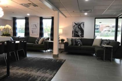 Wingate by Wyndham Louisville Airport Expo Center - image 3