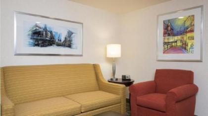 Hilton Garden Inn Louisville Downtown - image 2