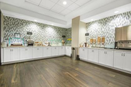 Embassy Suites Louisville Downtown - image 2