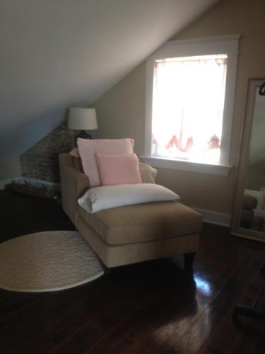 Charming home in Derby city - image 3