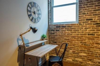 Frontdesk 111 W Main St Apts Downtown Louisville - image 2