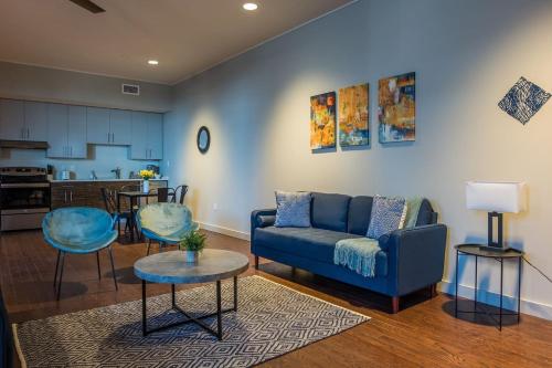 Frontdesk 111 W Main St Apts Downtown Louisville - image 4
