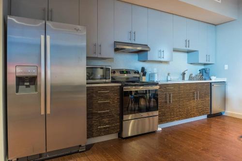 Frontdesk 111 W Main St Apts Downtown Louisville - image 5