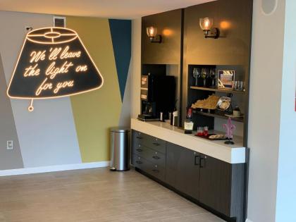 Motel 6 Louisville Ky- Airport/ Fair Expo - image 8