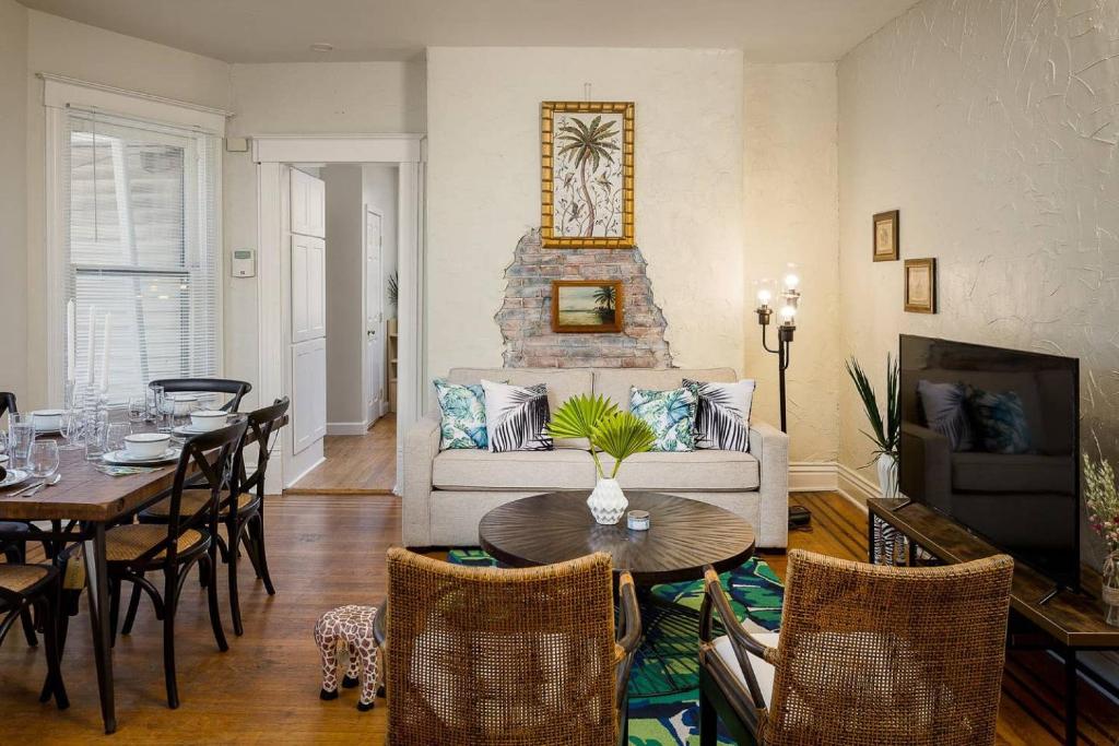 1858 Edgeland Avenue Unit One - main image