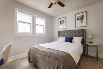 Gorgeous 3BR 2BA on Frankfort by Cozysuites - image 12