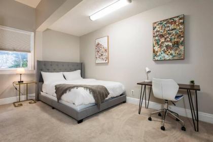 Gorgeous 3BR 2BA on Frankfort by Cozysuites - image 18