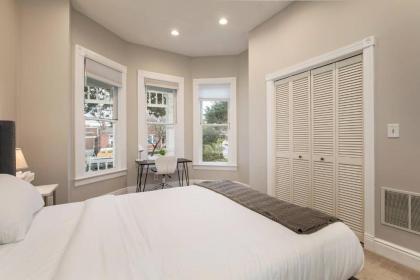 Gorgeous 3BR 2BA on Frankfort by Cozysuites - image 5