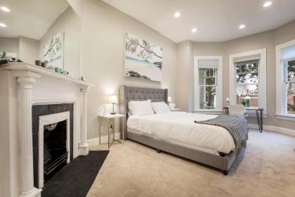 Gorgeous 3BR 2BA on Frankfort by Cozysuites - image 8