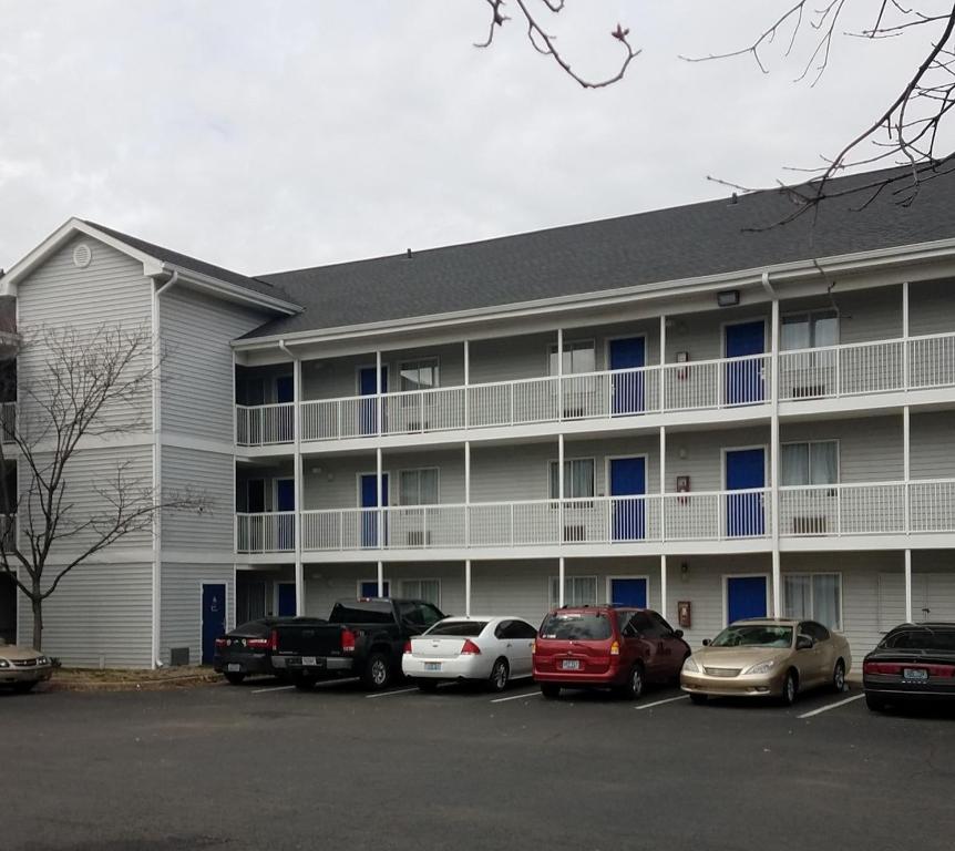 InTown Suites Extended Stay Louisville KY - Airport - image 2