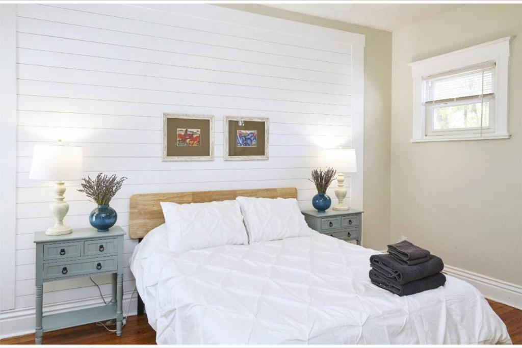 Heart of Highlands 3BR Loft - main image