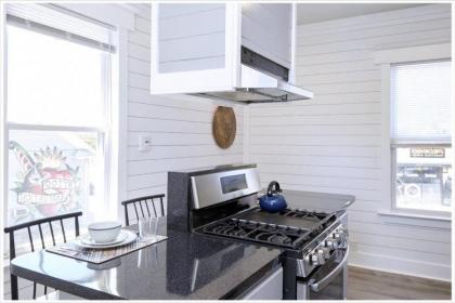 Heart of Highlands 3BR Loft - image 11