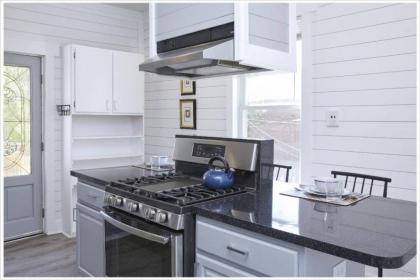 Heart of Highlands 3BR Loft - image 8