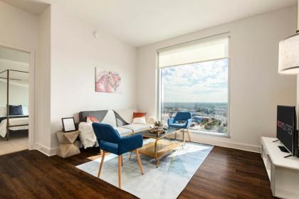 Luxurious High Rise 1BR with Louisville Flair by CozySuites