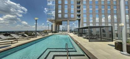 Luxurious High Rise 1BR with Louisville Flair by CozySuites - image 8