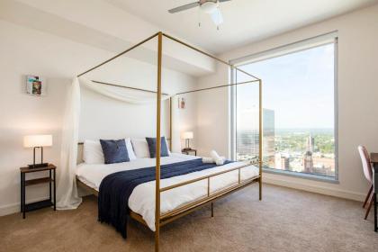 Louisville's Triple Crown Condo by CozySuites - image 16