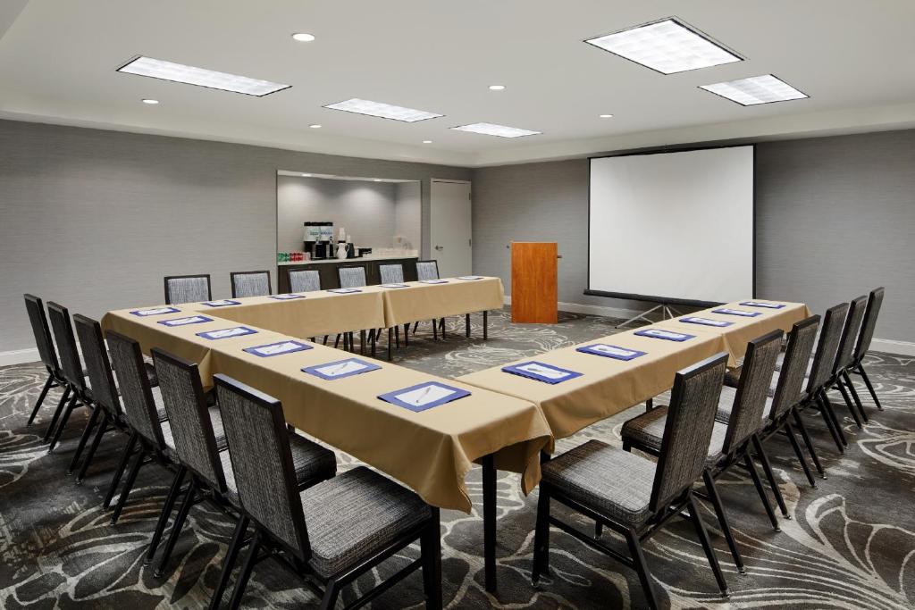 Hilton Garden Inn Cincinnati Northeast - image 5
