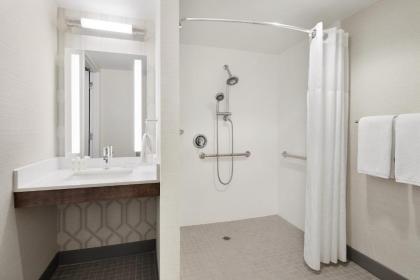 Hilton Garden Inn Cincinnati Northeast - image 6