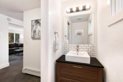 Trendy New Hideout in the Heart of the City - image 9