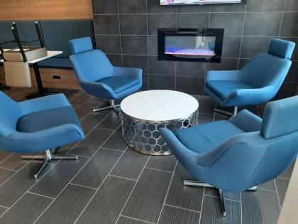 Microtel Inn & Suites by Wyndham Loveland - image 7