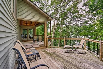 Grand Rapids Area Lake House with Private Dock! - image 15