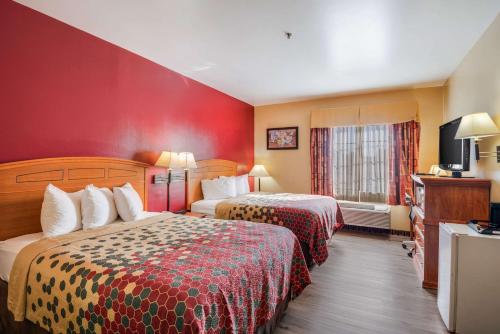 Econo Lodge Lubbock I-27 - image 4