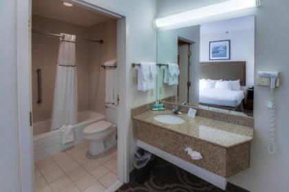 Ashmore Inn and Suites Lubbock - image 5