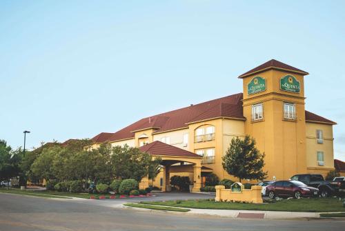 La Quinta by Wyndham Lubbock North - main image