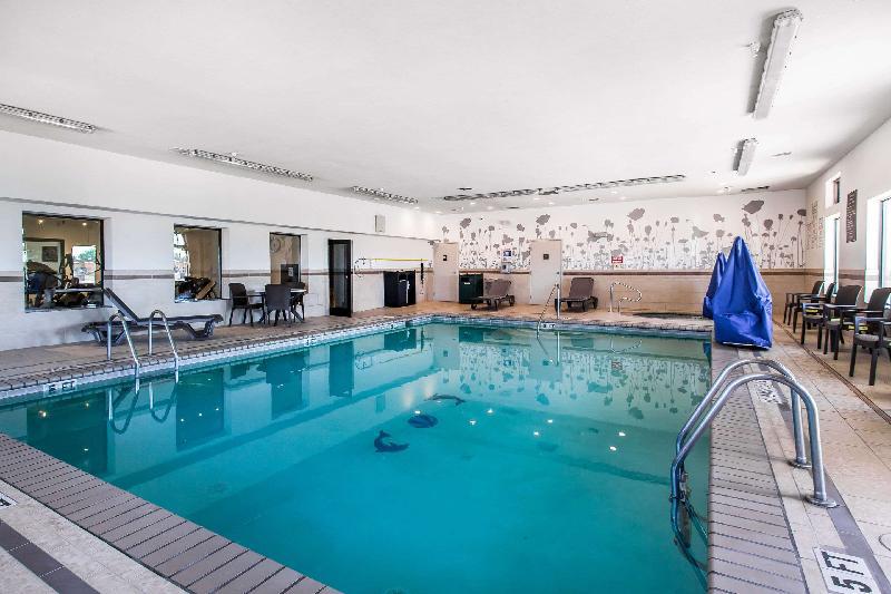 Sleep Inn & Suites - image 5