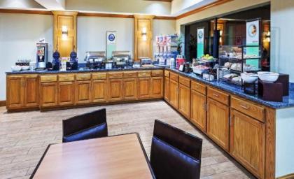 Country Inn & Suites by Radisson Lubbock TX - image 3