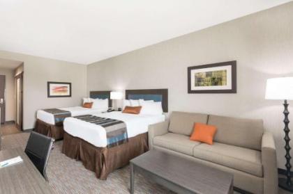 Wingate by Wyndham Lubbock - image 5