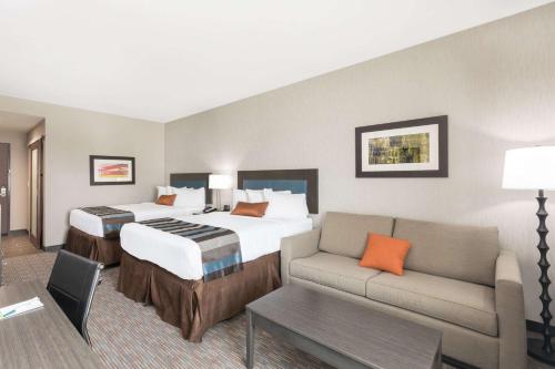 Wingate by Wyndham Lubbock - image 5