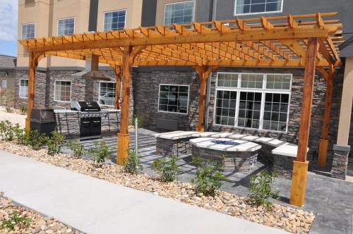 Microtel Inn and Suites by Wyndham Lubbock - image 5