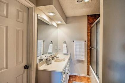 Pet-Friendly Lubbock Home with Yard - 6Mi to TTU - image 5