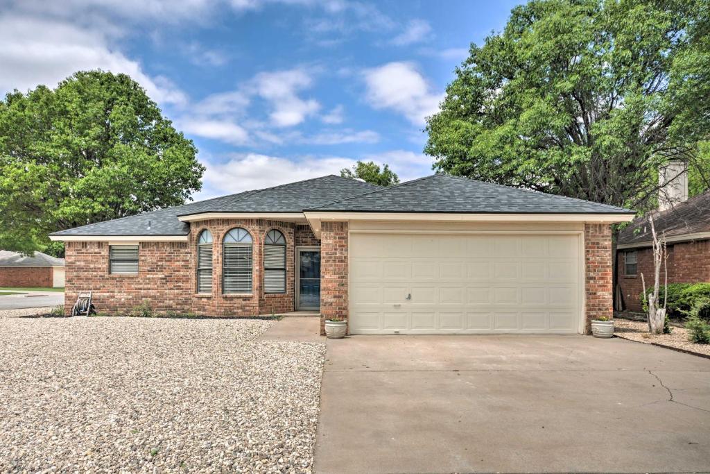Lubbock Family Getaway with Yard 7 Mi to Dtwn! - main image