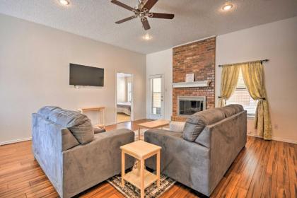 Lubbock Family Getaway with Yard 7 Mi to Dtwn! - image 7