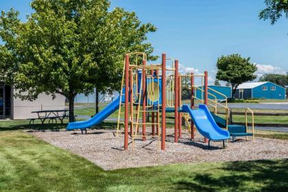 Comfort Inn Ludington - image 2