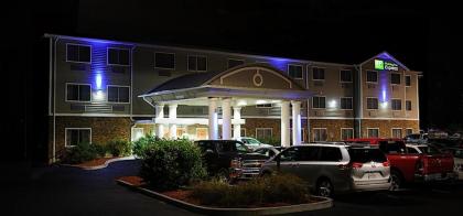 Holiday Inn Express   Ludlow   Chicopee Area an IHG Hotel Ludlow Massachusetts