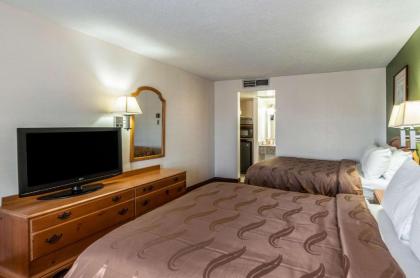 Quality Inn - image 15