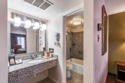 Quality Inn - image 3