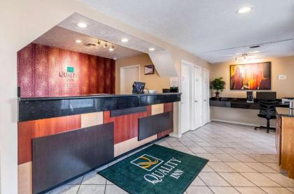 Quality Inn - image 9