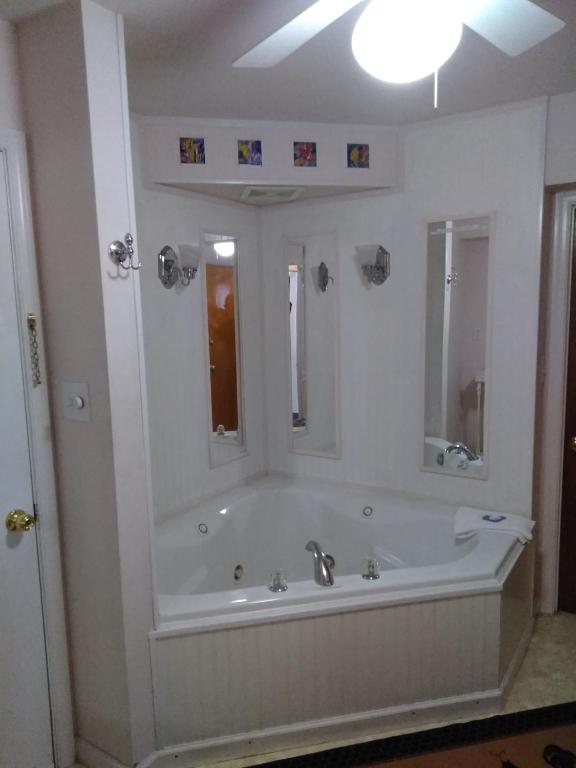 The Cardinal Inn - image 3