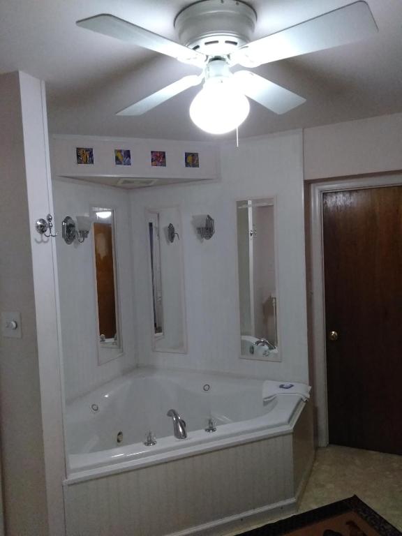 The Cardinal Inn - image 6